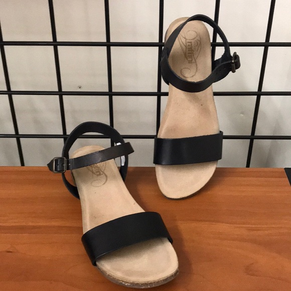 Humberto raffini leather sandals